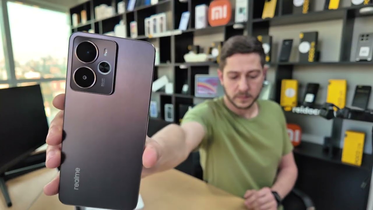 Unboxing Realme 14 Free Fire Edition — Tela AMOLED 120Hz e Bateria Monstra!